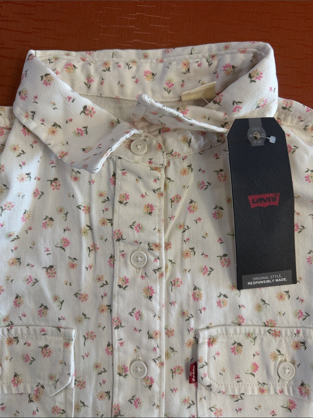 Levi's White Floral Button-Front Shirt with Pink and Green Accents - Picture 1 of 3